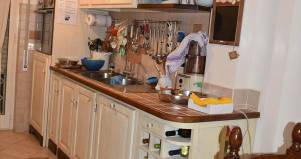 Cucina Fiore country shabby chic in legno su misura panna